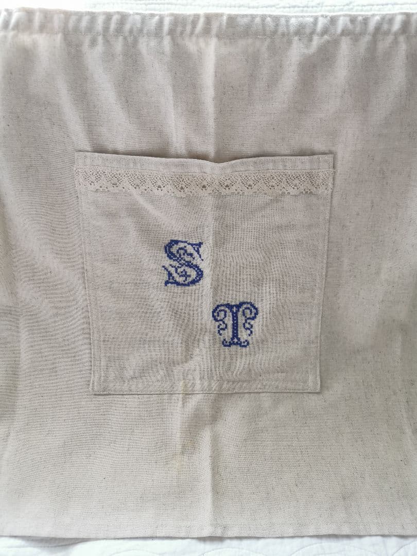 ハンドメイド✃アンティークリネンエプロン ＳＴイニシャル花文字 手刺繍＆レース