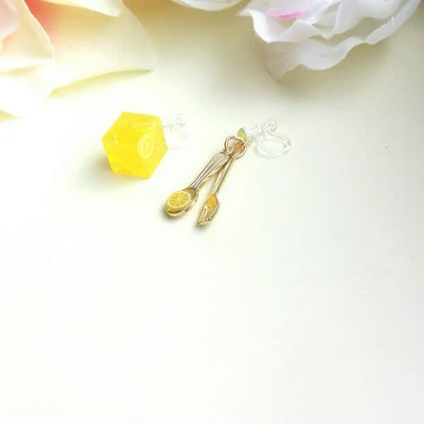 売れました　爽やかレモンイヤリング　レジン