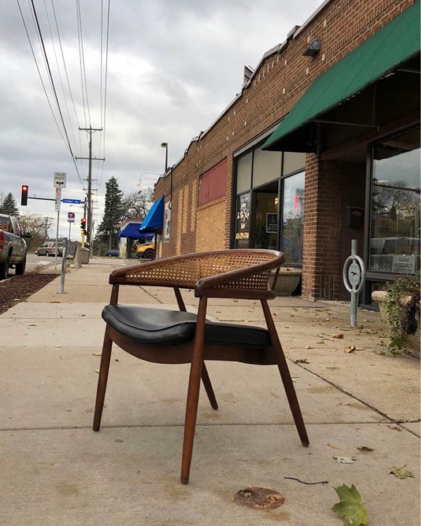 ダイニングチェア Mid Century Modern chairs by James Mont