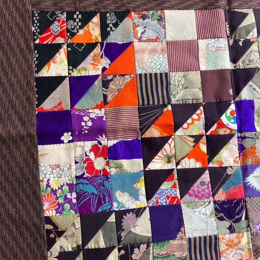 マルチカバー、壁掛け　古布縮緬細工　パッチワーク