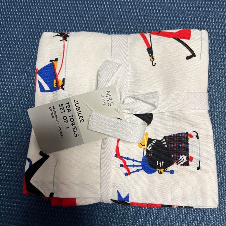 レア！M＆S　エリザベス女王　プラチナジュビリー記念品　キッチンタオルセット