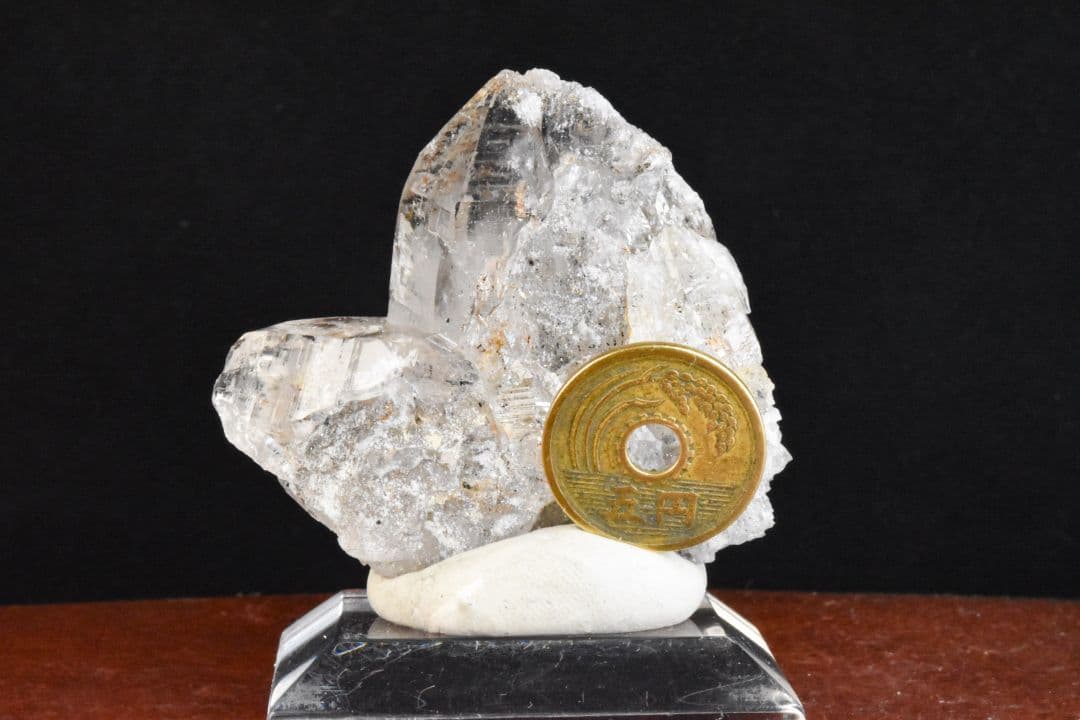 カイラス産 ルチルグリッド付きクォーツ