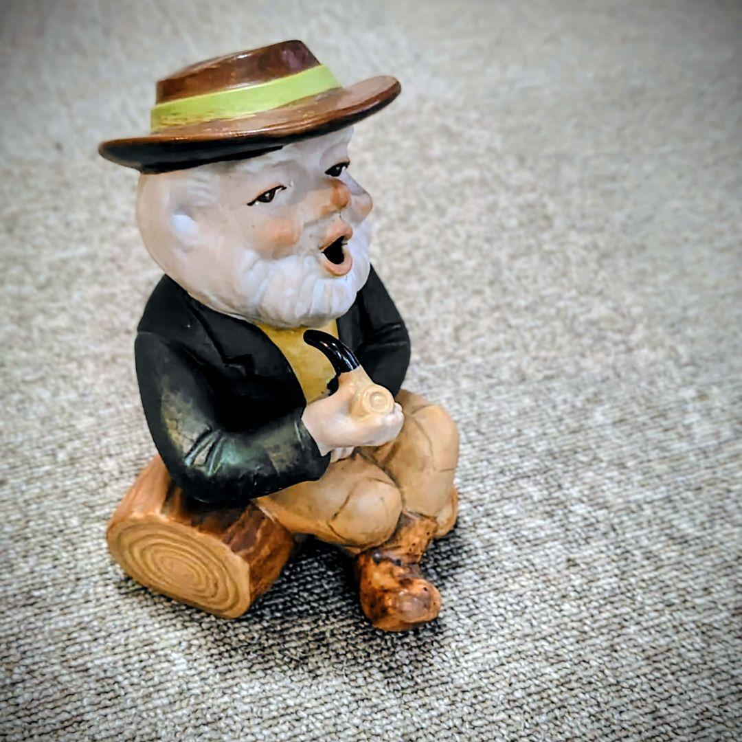 煙出し人形 パイプおじさん 香炉　アンティーク　陶器製 老人の置物 木の切り株