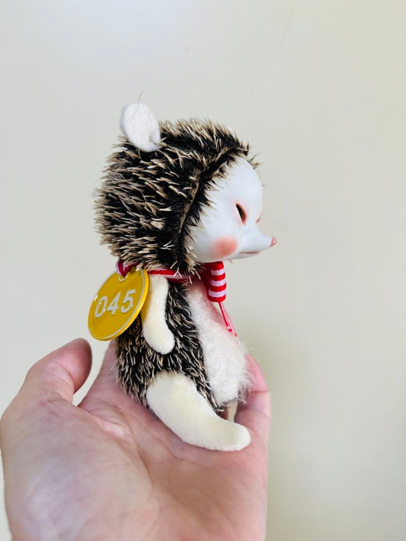 ハンドメイド　ハリネズミ　葉