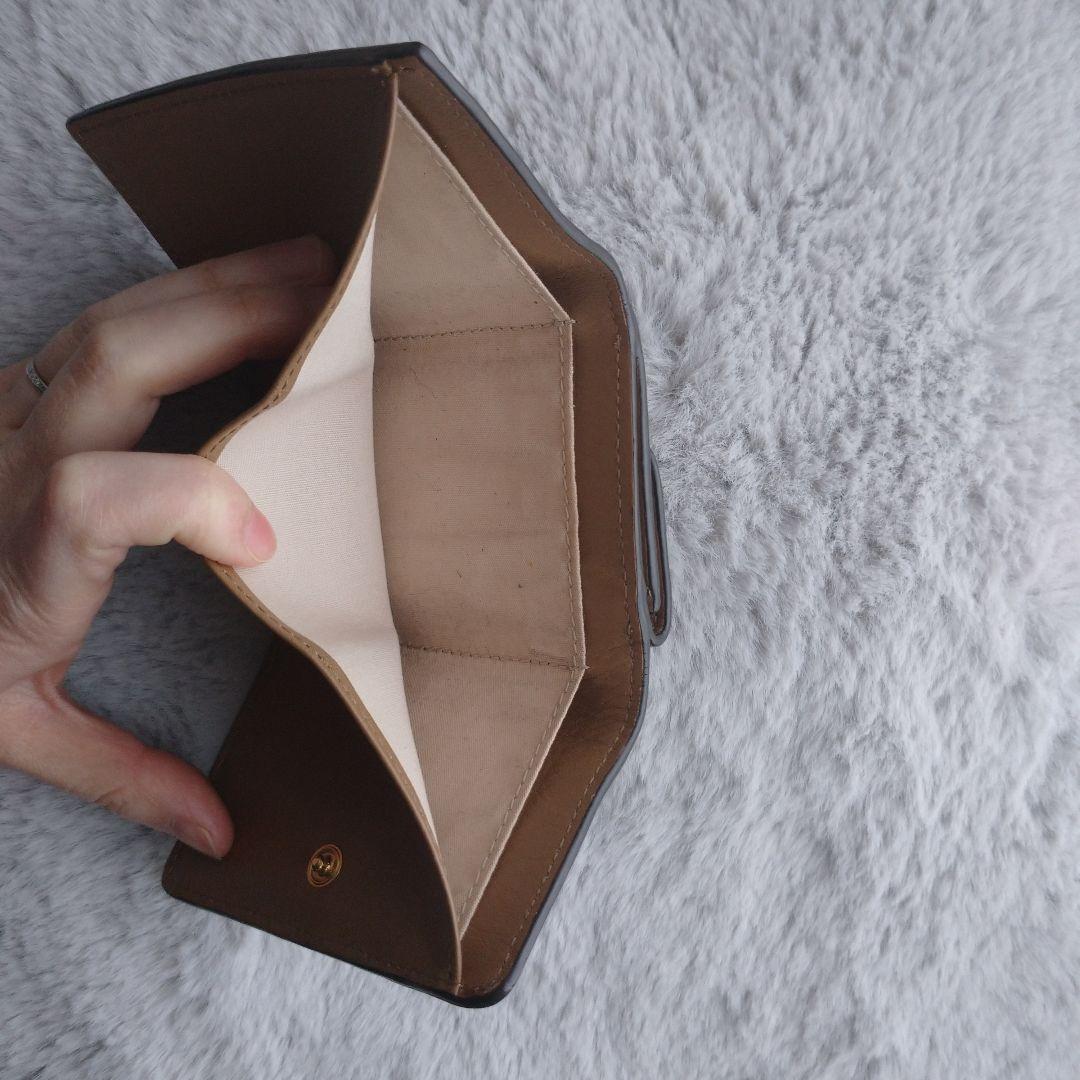 Chloe アルファベット 三つ折り財布