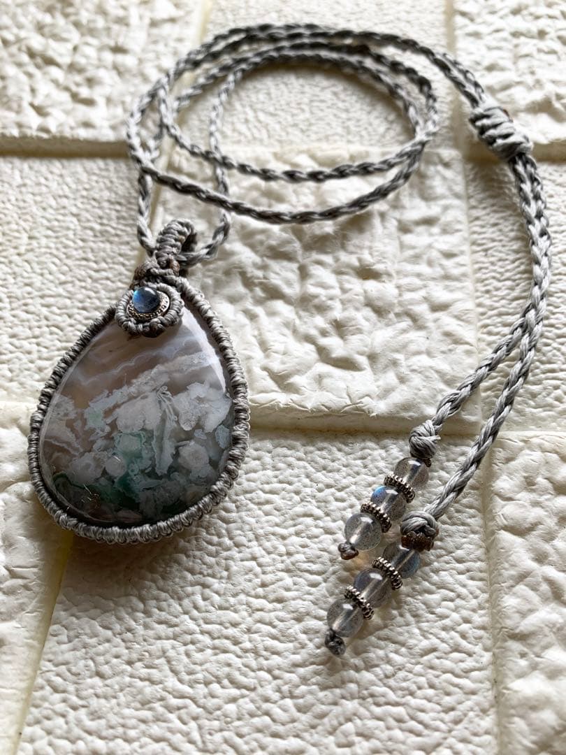 マクラメ編み　桜瑪瑙ネックレス　天然石