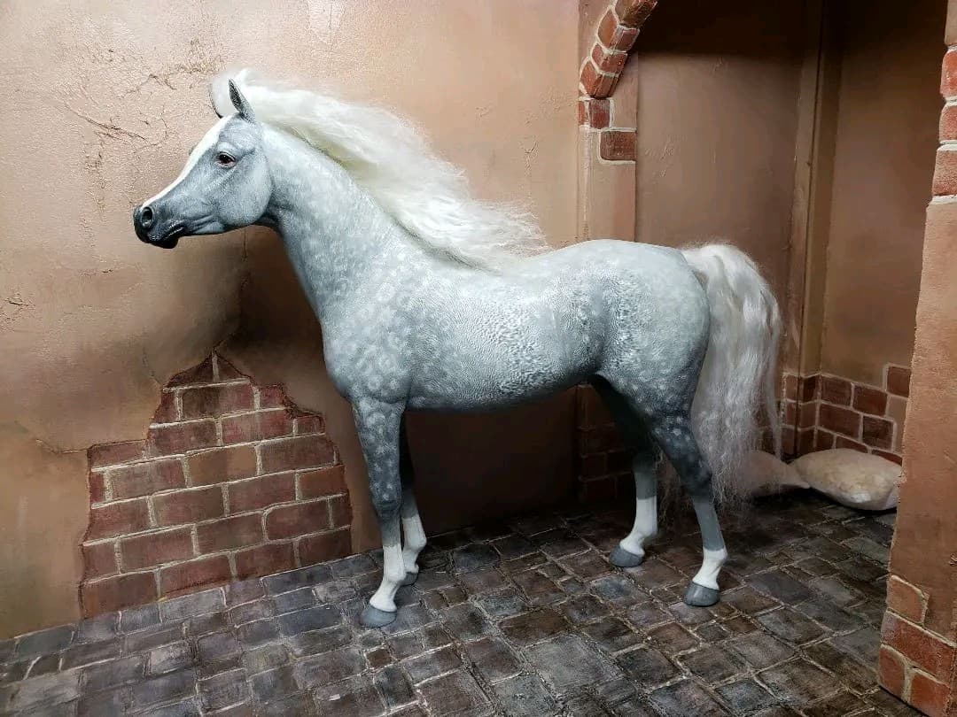 こ*ん様 馬フィギュア