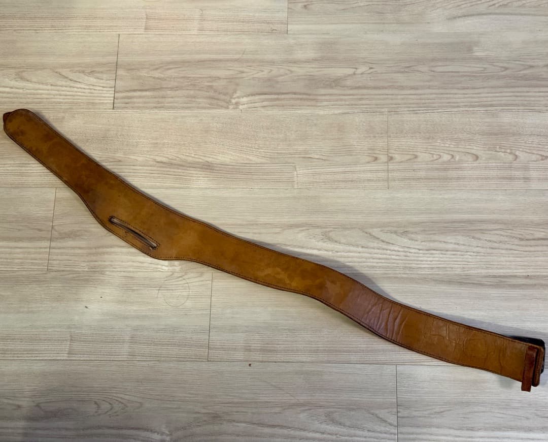 整備済 ウェスタンガンベルト 彫刻付き ホルスターなし