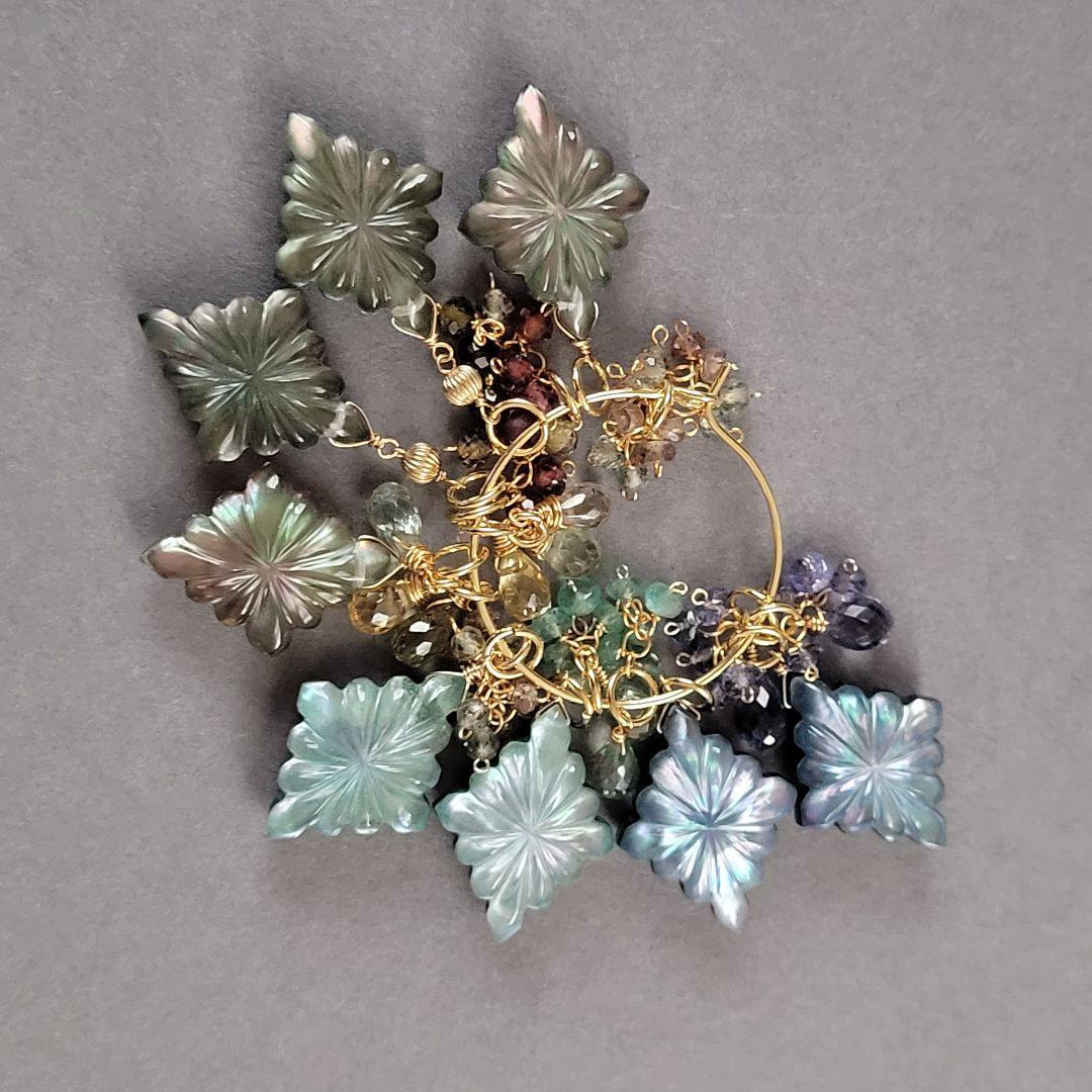 ブラックオニキス トリプレット ロゼンジカービング ピアス