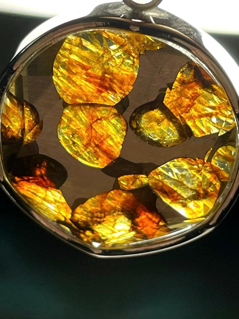 【新入荷】パラサイト隕石ペンダントトップ（新品未使用）鑑定書付き六芒星セリコ隕石