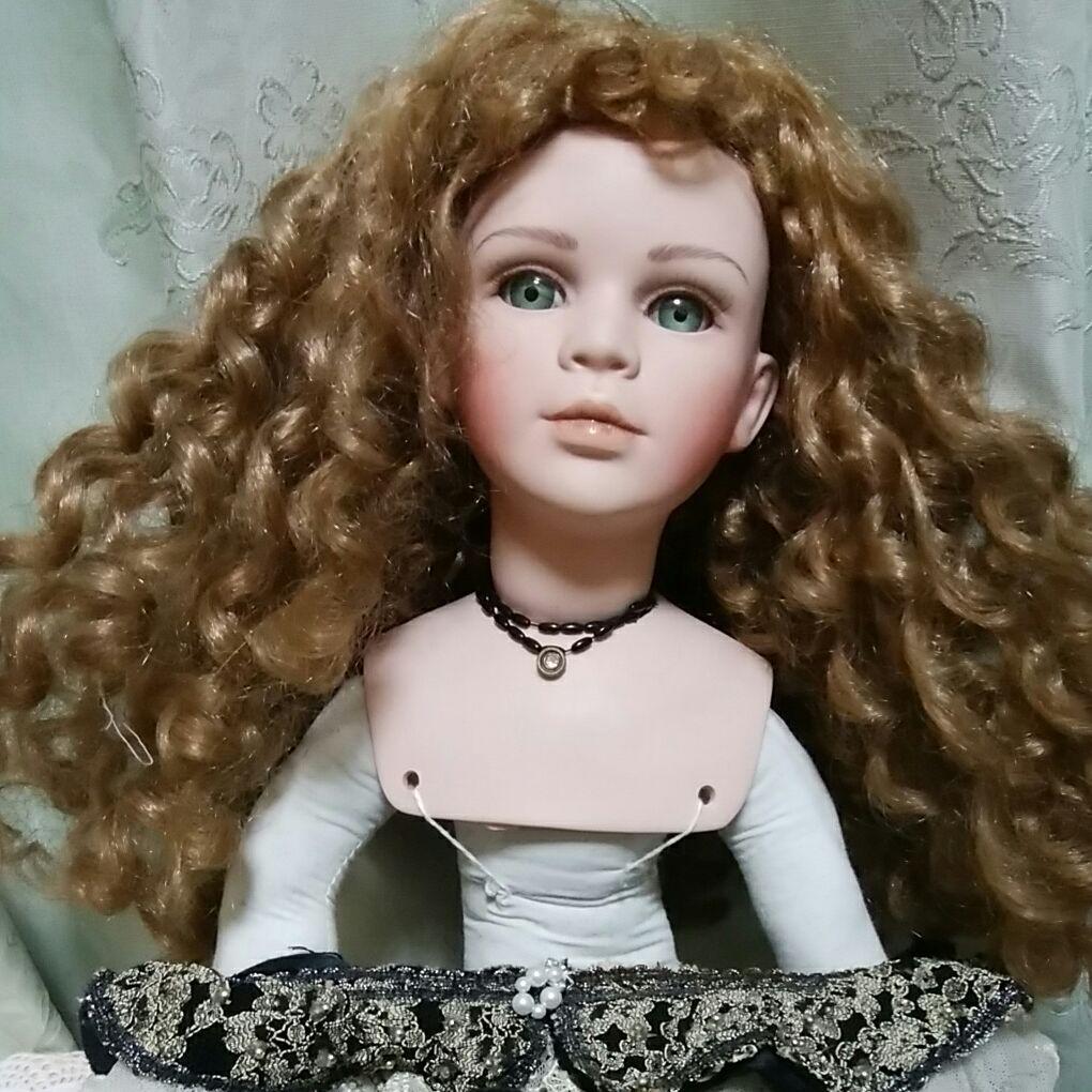 アンティーク調フランス人形