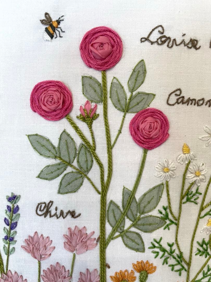 青木和子　刺繍　完成品　「ローズ&ハーブガーデン」　バラの咲く庭　⑩