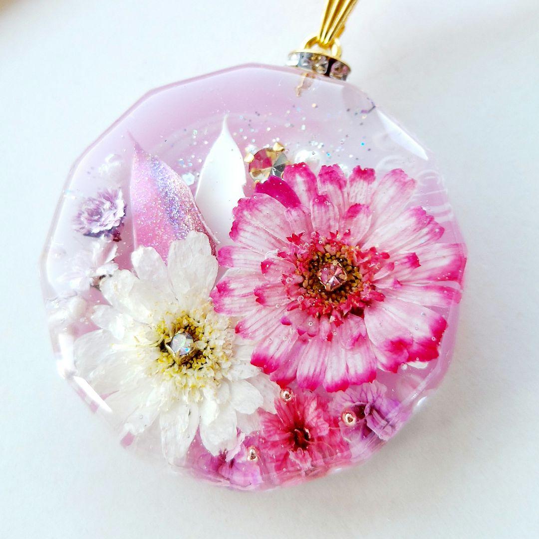 【1131】　レジン　マトリカリア　ネックレス　ペンダント