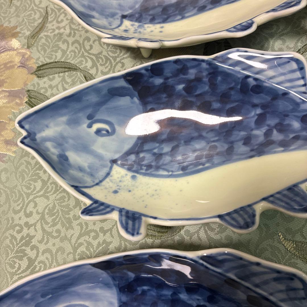 魚彫刻　足付皿揃　5皿　深川刻印あり　製造終了品　深川製　染付 魚型皿　 三つ足
