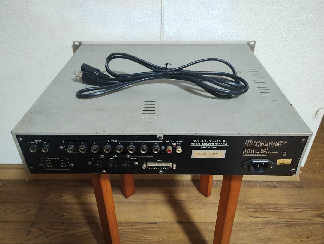 AKAI S3000XL サンプラー