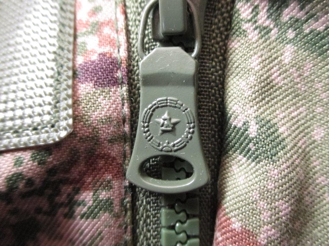 未使用　中国軍　21式　星空迷彩　上下セット　帽子付き　サイズS　軍服　迷彩服