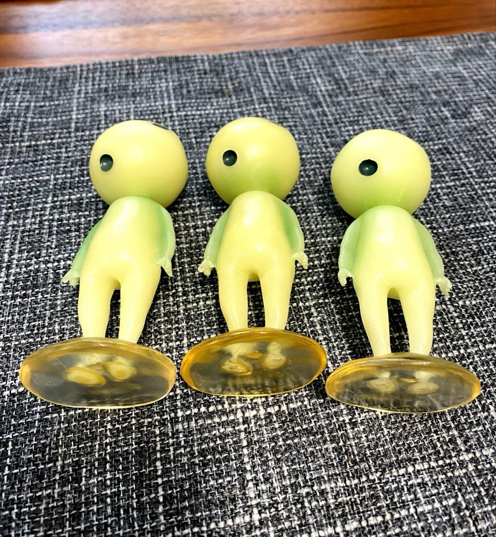 [廃盤・レア品]もののけ姫・コダマ(木霊)立つ 蛍光、蓄光3体セットフィギュア