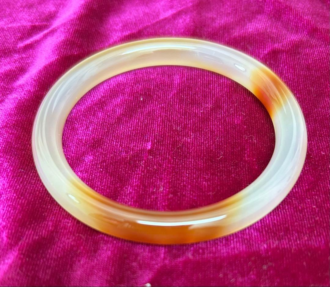 メノウ瑪瑙のバングル. M116