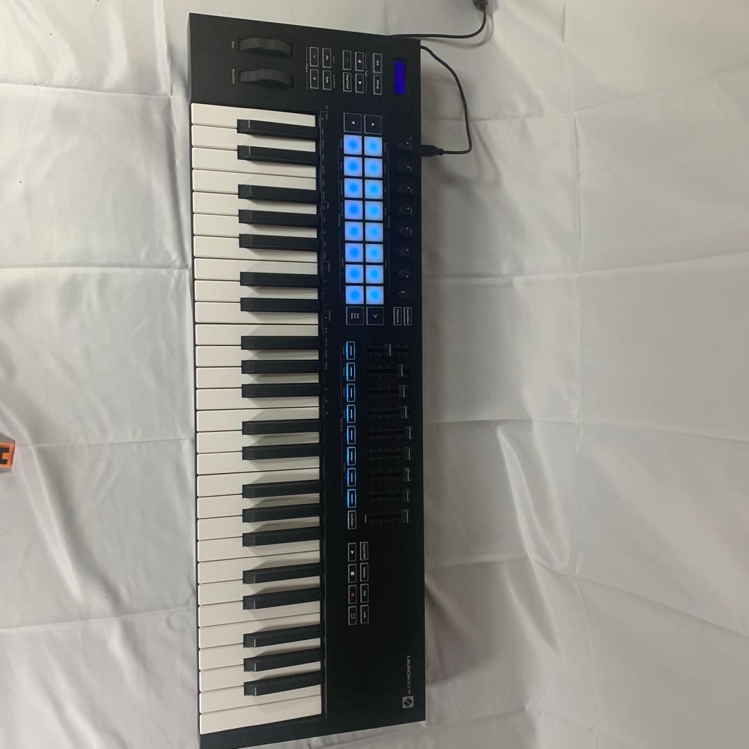 novation LAUNKEY49 MK3 MIDIキーボード