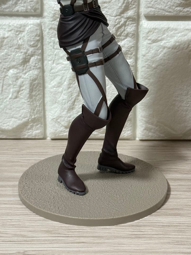 一番くじ　進撃の巨人　B賞アニ　壁の外の世界