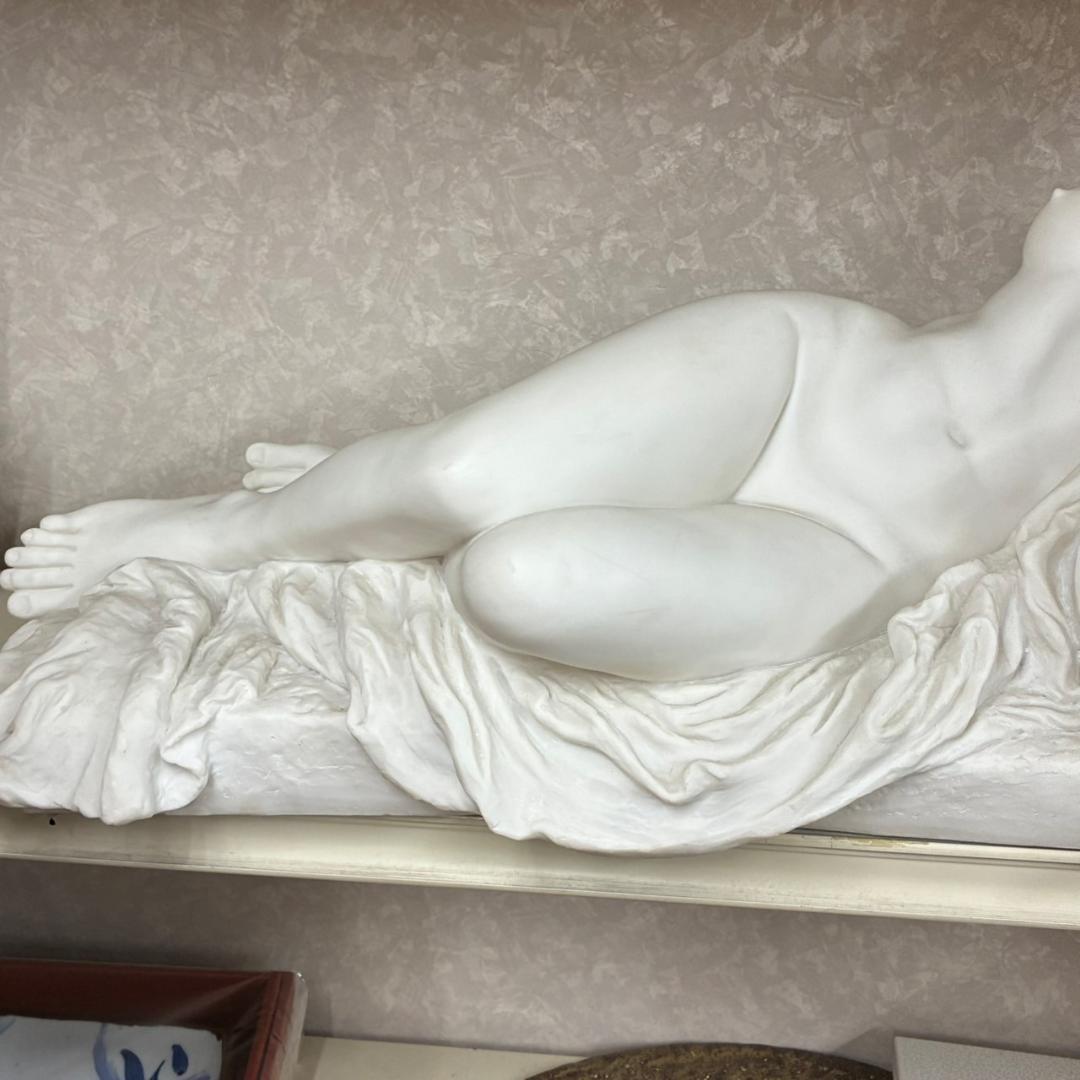 水瓶に寄りかかるビーナス像　女神　70×36×40㎝