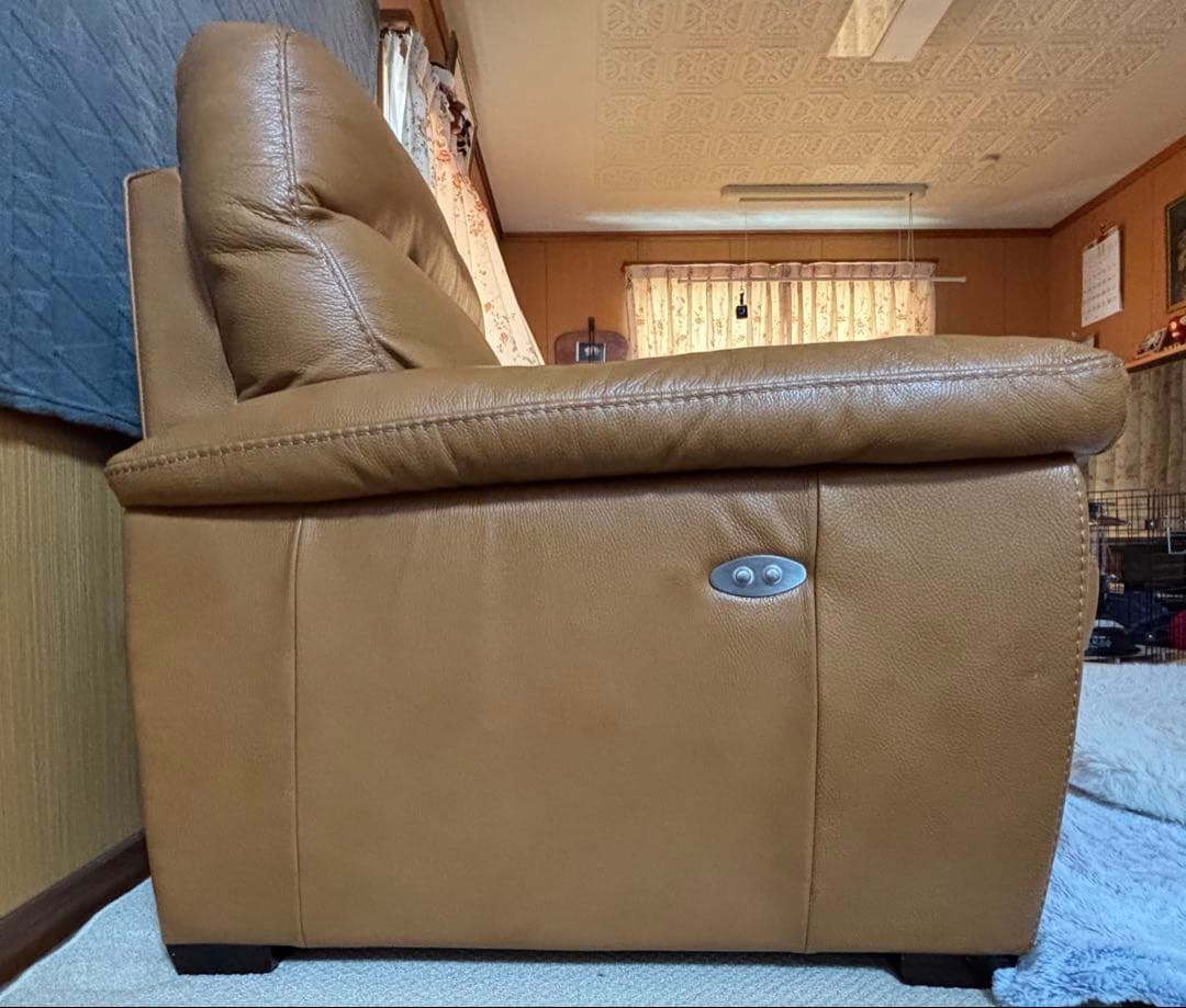 【本皮・送料込】ニトリ2人用右電動リクライニングソファ (ナツッジ社）