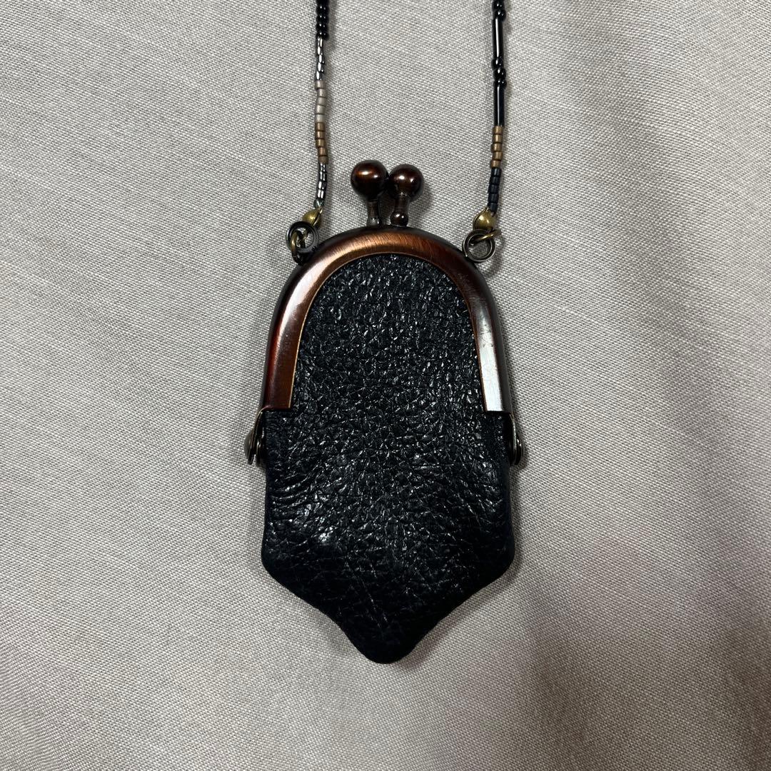 海外の革を使用した小物入れ