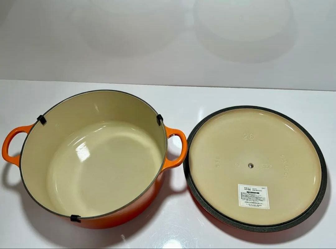 新品・未使用　ル・クルーゼ 両手鍋 26cm オレンジ 鋳鉄 両手鍋