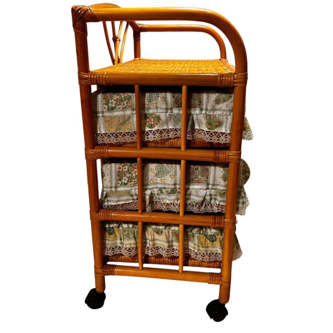 【極美品】ラタン 籐 収納ワゴン キャスター付き 3段 レース カバー付