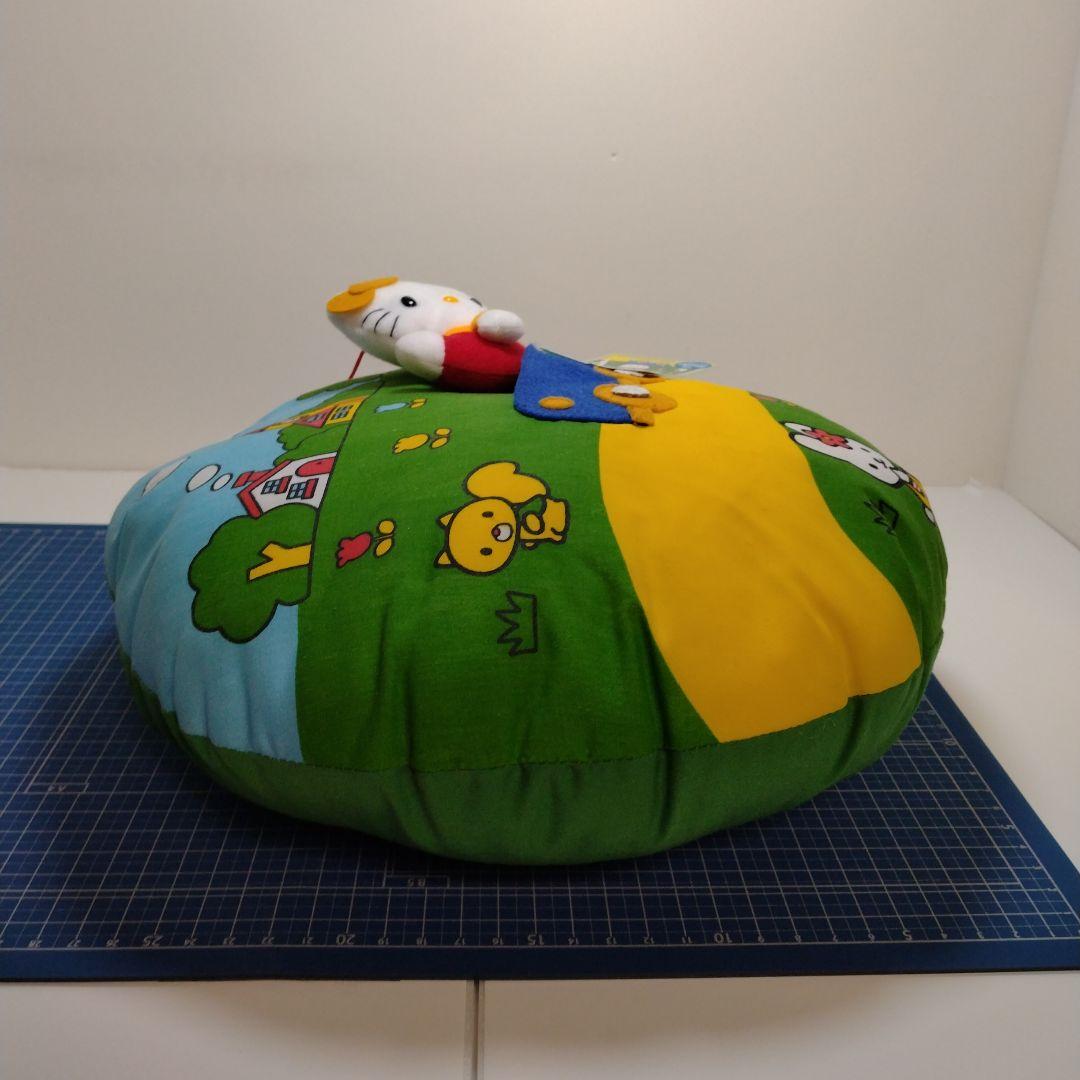 タグ付き　希少　ハローキティ スーパージャンボクッション　サンリオ　キティちゃん