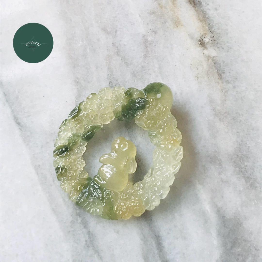 【P1640-001】翡翠　一点もの　ミャンマー産　ペンダントトップ　うさぎ