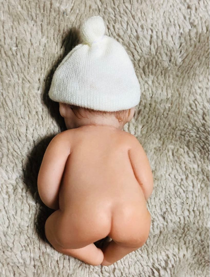 ハンドメイド　作家様　赤ちゃん　女の子の赤ちゃん　樹脂粘土　置物