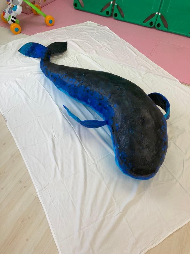 手作りクジラの置物