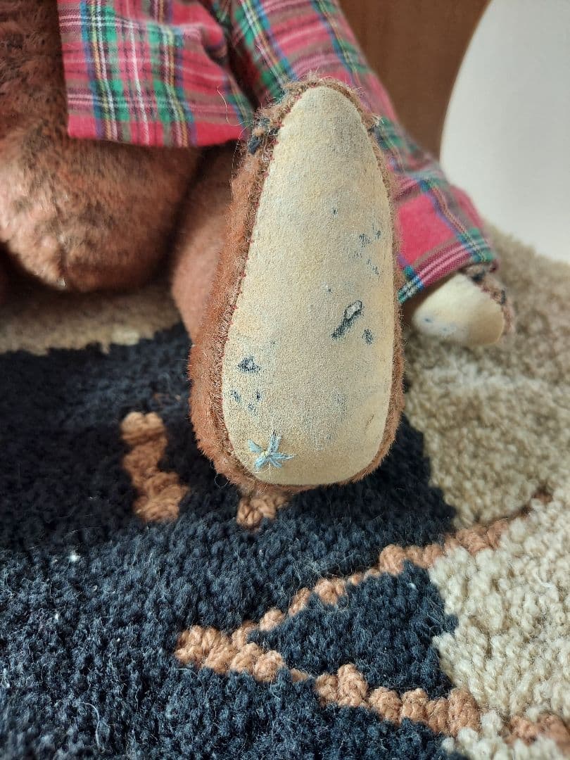 人気海外作家　フォーゲットミーノット　メアリーさんのベア