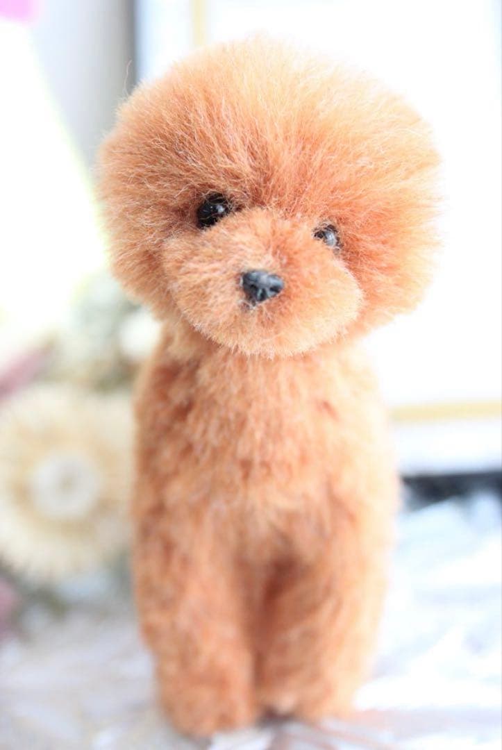 【心を癒す羊毛フェルト犬のプードル(レッド)】