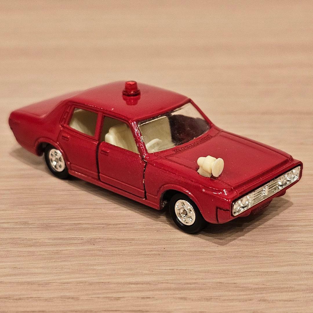 【トミカ】No.27 トヨタ ニュー クラウン ファイアチーフカー シール未貼付