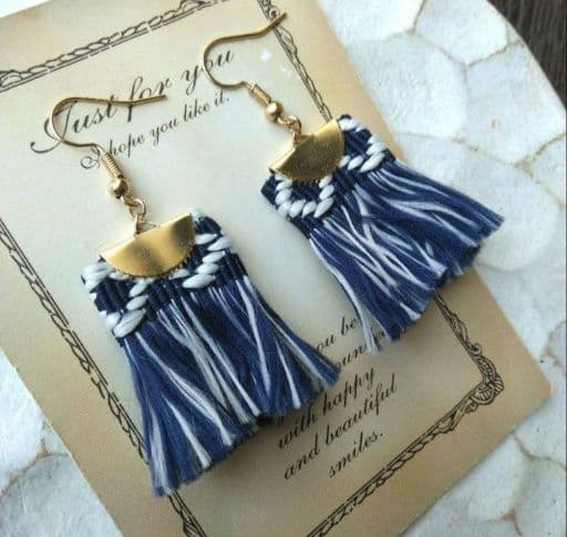 ネイビー　フリンジ　白　ピアス　イヤリング　タッセル　ネイティブ　モノトーン