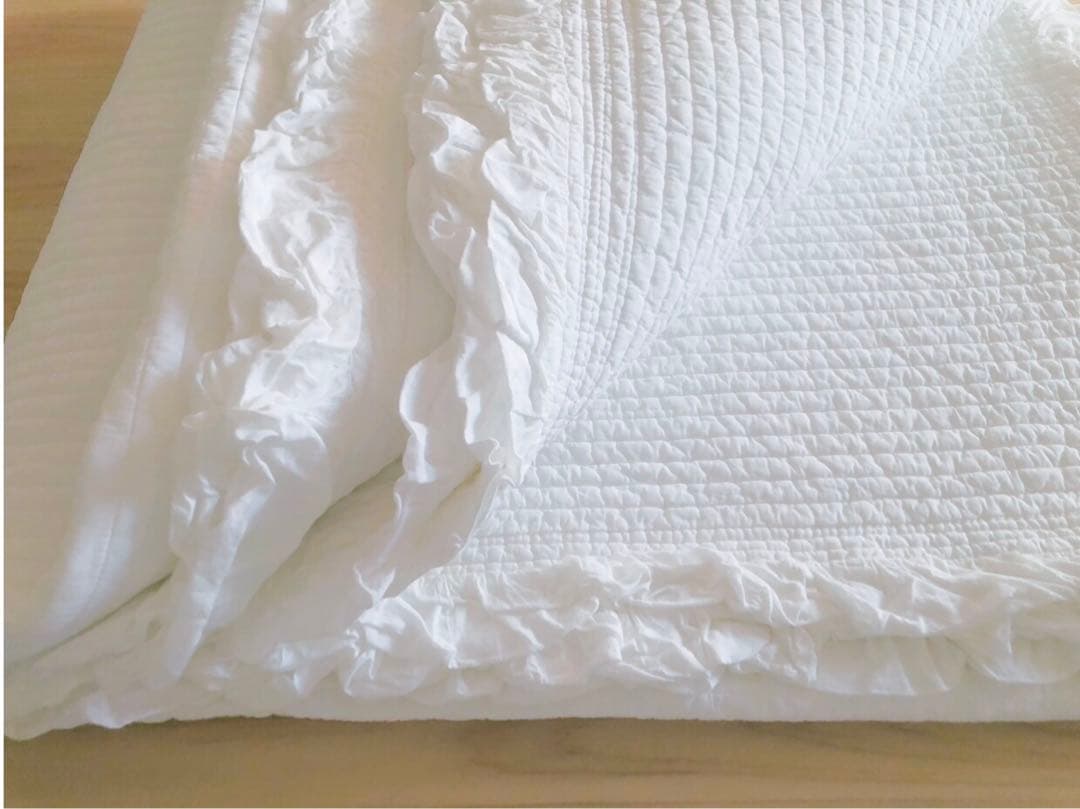 イブル 限定 ホワイト フリル ☆マルチがバー・大 マット 200×230cm
