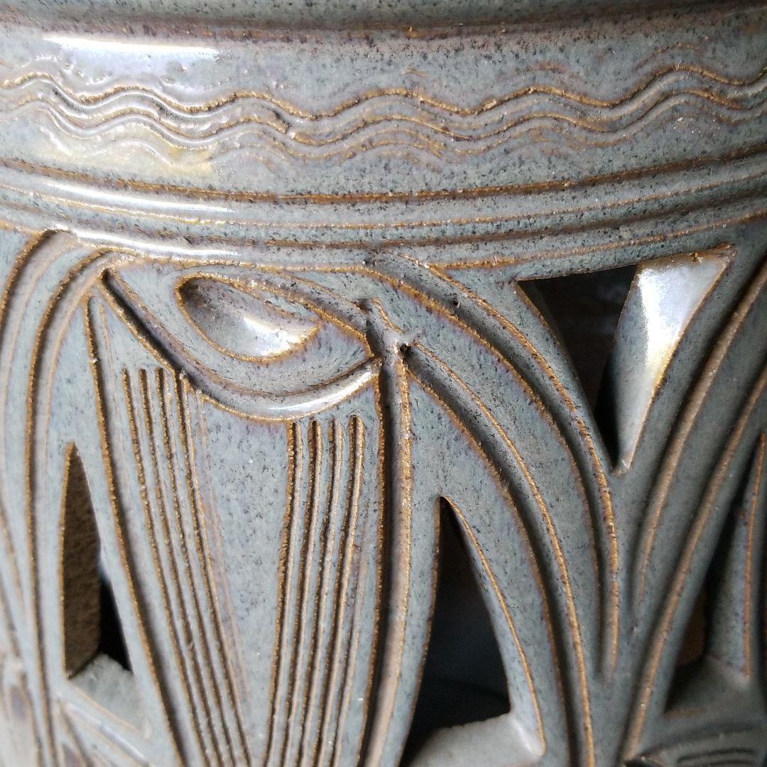 信楽焼傘立て  砲弾型幾何学彫 高さ４７cm