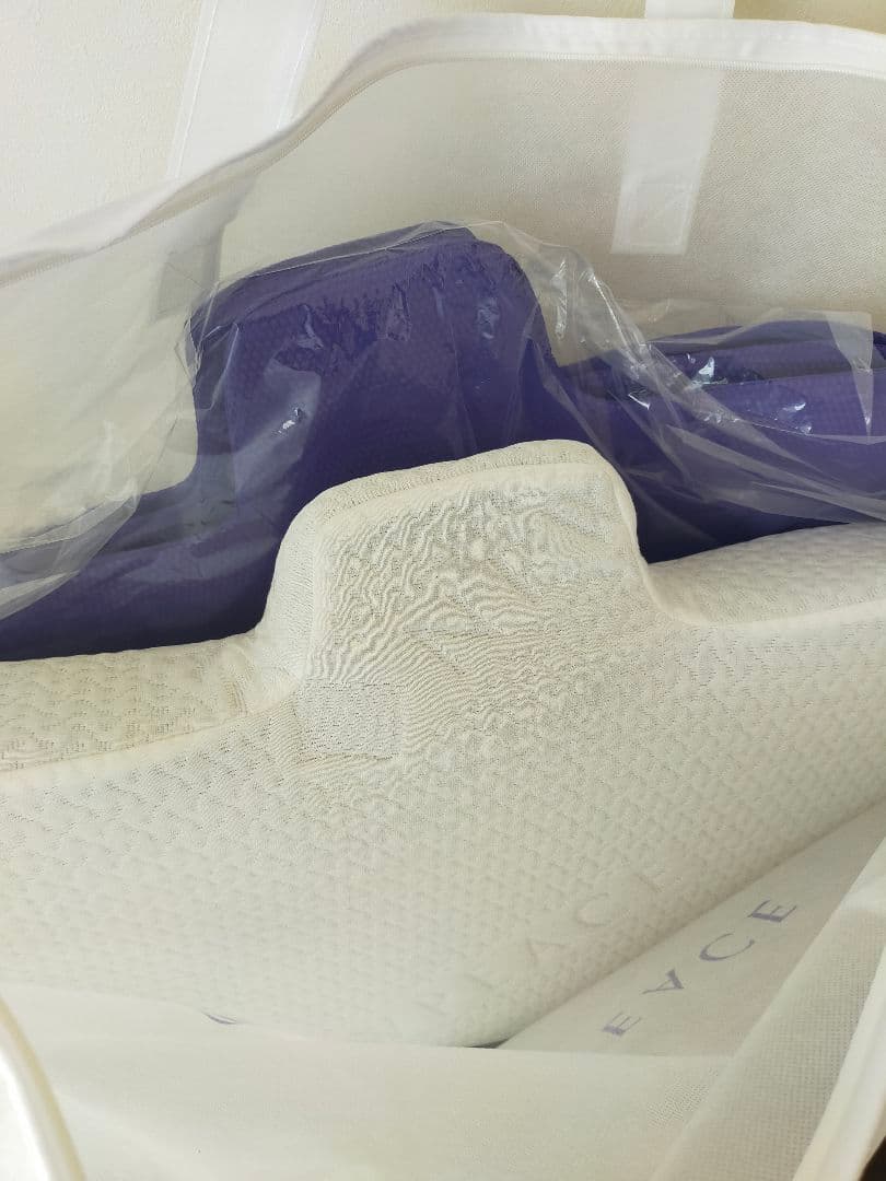 ニューピースピローリリース枕　本日限定値下！明日以降は11000円値下げ不可。