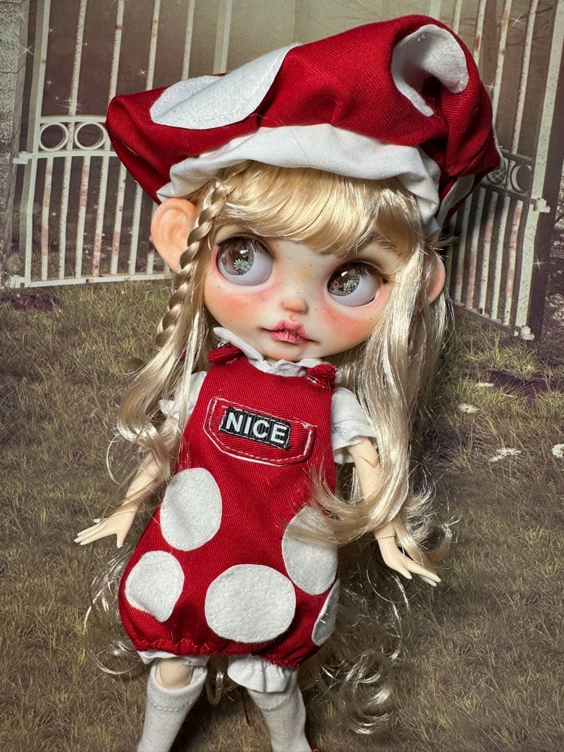 r*k様 アイシードール本体　女の子　アウトフィット付き。毛細血管そばかすっ子