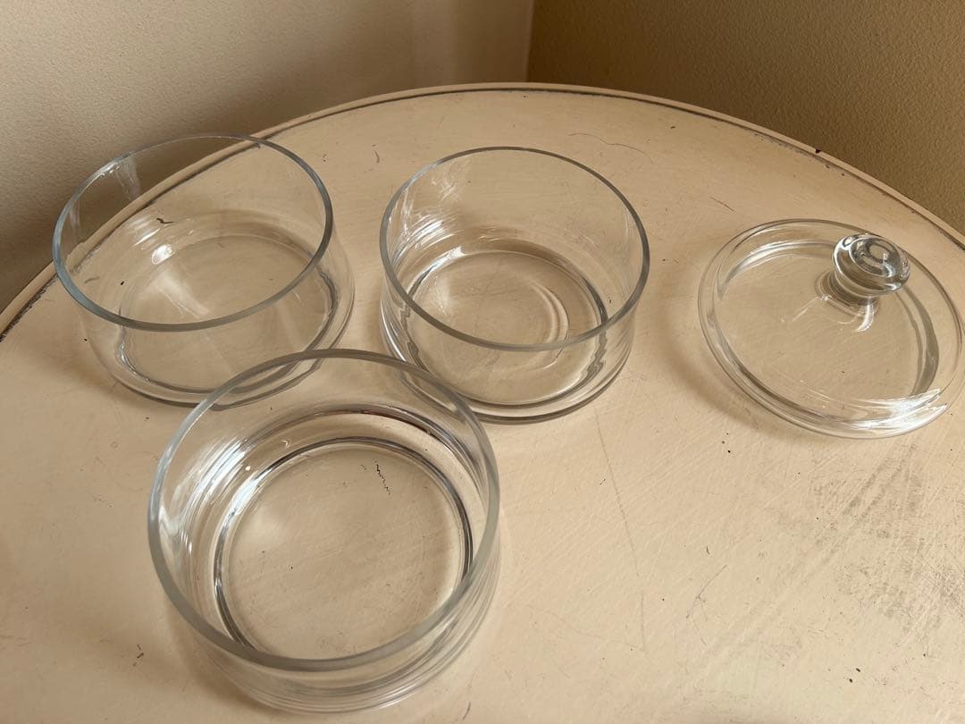 3段のお洒落なガラスの入れ物