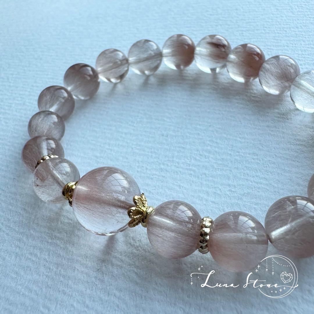【ピンクサゲニティッククォーツ】淡く優しい針状内包の輝き 天然石 ブレスレット