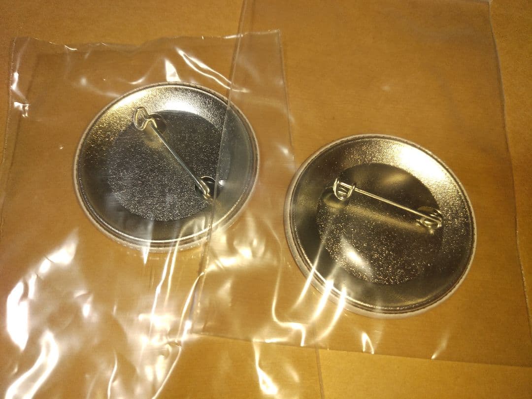 く】　中村明日美子　同級生　缶バッジ　草壁光　佐条利人　誕生日