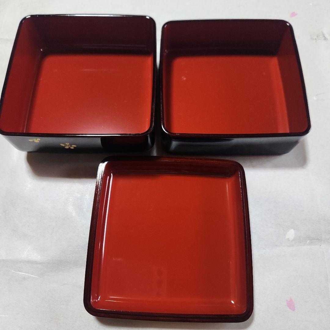 sale未使用☆お正月☆黒の2段重箱 金色の梅花模様　運動会　花見　お弁当箱