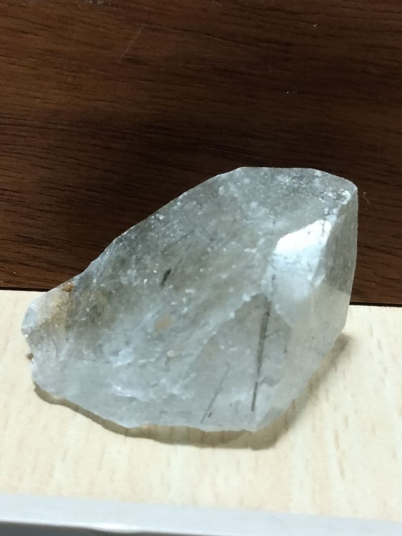 国産鉱物　山梨県　塩山竹森山　天然水晶　　トルマリン入り水晶　 番号1005